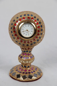 Horloge de bureau artisanale en cristal, sur piédestal rond, décoration de table, cadeau décoratif - Product Image 1