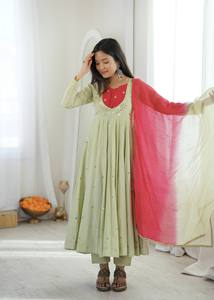 Costume Anarkali traditionnel vert clair pour femmes avec dupatta rouge, coupe ample, longueur cheville, en coton, vêtements décontractés, style Inde Pakistan - Product Image 4