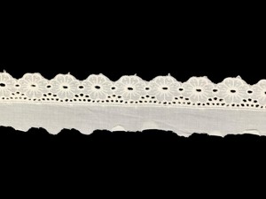 Tissu en dentelle blanche 100% coton respirant de qualité supérieure, motif floral marguerite, bordure brodée blanche festonnée pour robes - Product Image 2