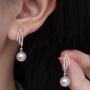 Boucles d'oreilles en perles d'eau douce de style français, luxe léger, tendance, rondes, légèrement imparfaites, bijoux - Product Image 4