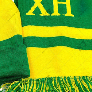 Conjunto de Gorro y Bufanda de Invierno de Longitud Media, Tejido Liso, 100% Acrílico, con Logotipo Personalizado de la Hermandad Griega Chi Eta, Impresión por Transferencia de Calor - Product Image 4