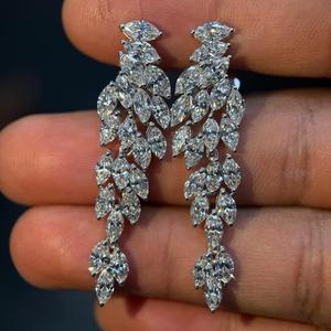 Boucles d'oreilles élégantes en diamant avec diamants de laboratoire, bijoux de mode pour femmes, pour mariage, anniversaire et cadeaux - Product Image 3