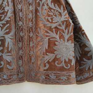 Estilo Boho y Étnico Ideal para Amantes de la Moda, Abrigo Artístico para Mujer, Chaqueta Floral Bordada Suzani para Dama - Product Image 6