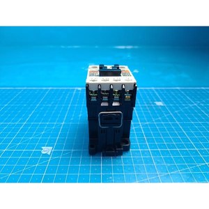 Contactor Magnético Fuji SC-0 Usado Como Está, Piezas de Equipos Semiconductores Legacy - Product Image 3