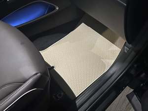 Tapis de sol de voiture en PVC blanc crème élégant de la série KATA VINA Lux, design quadrillé premium, tapis de sol de voiture OEM ODM - Product Image 5