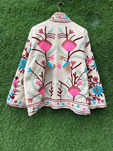 Veste d'hiver en velours blanc artisanal de qualité supérieure pour femmes, style bohème, vêtements de fête, manteau court, cardigan ethnique, vêtements d'extérieur - Product Image 2