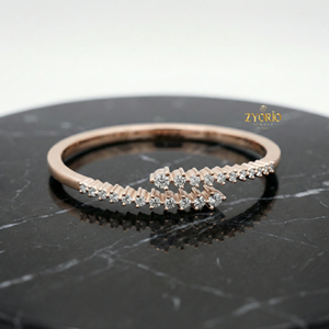 Pulsera de Cadena para Mujer con Diamantes Cultivados en Laboratorio y Motivo de Corazón Clásico en Oro, Plata de Ley con Diseño Romántico Inspirado en el Corazón - Product Image 5