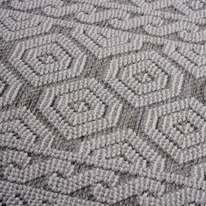 Alfombra de pasillo geométrica gris/blanca 2X8 para interiores/exteriores de la colección LOOM and LUXE - Product Image 4