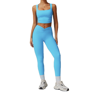 Conjunto de yoga para mujer: leggings fruncidos de cintura alta, top corto de cuello cuadrado, conjunto de ropa deportiva sin costuras para gimnasio y fitness - Product Image 2