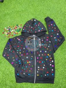 Sweat à capuche zippé de luxe avec strass, logo personnalisé, coupe oversize, en molleton épais, style streetwear unisexe avec cristaux brillants - Product Image 3