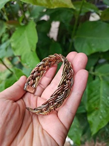 Bracelet en cuivre artisanal unique pour les amateurs de mode élégante, accessoires en cuivre métallique - Product Image 6