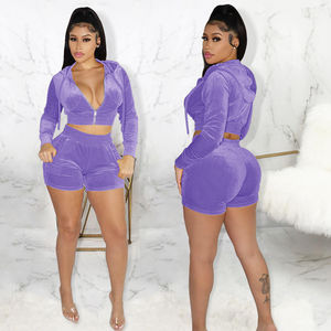 Ensemble tendance pour femme en velours, deux pièces : sweat à capuche court zippé et short, avec logo personnalisé, vêtements de détente - Product Image 4