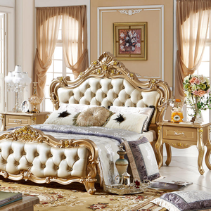 Juego de dormitorio de lujo estilo francés con cabecero tapizado capitoné, cama principal antigua de caoba maciza tallada a mano en dorado para apartamento - Product Image 2