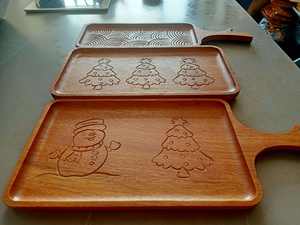 Planche de service ronde en bois naturel personnalisée et écologique avec poignée pour la vente en gros – Idéale pour le pain, les fruits et les légumes - Product Image 4