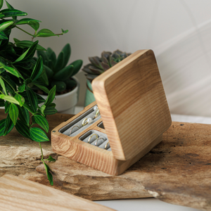 Boîte à alliances en bois blanc, boîte à bagues de mariage, boîte de demande en mariage, boîte à alliances d'anniversaire en bois - Product Image 1
