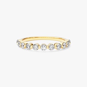 Anillo de compromiso minimalista de media eternidad con diamantes de corte redondo para mujer, de oro macizo de 14K, cultivado en laboratorio, regalo de aniversario o promesa para amante. - Product Image 4