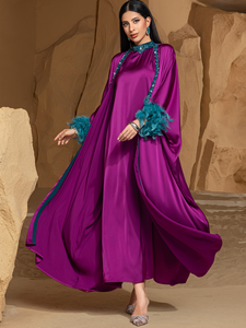 Robe de soirée ample de luxe AN11750, style vintage, violette, coupe trapèze, longueur cheville, pour l'Aïd et le Ramadan, ensemble 2 pièces : Abaya papillon + Cape à plumes - Product Image 3