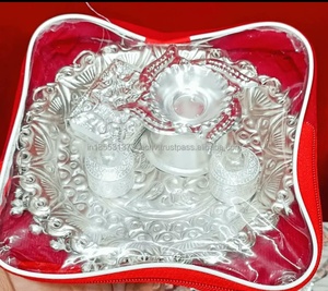 Ensemble de plateaux décoratifs multifonctionnels en métal style Art Déco argenté traditionnel, motif Pichwai, cadeau idéal pour Diwali, pour la maison et le salon. - Product Image 4