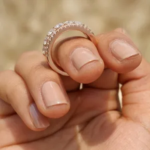 Anillo de compromiso de media eternidad con diamante ovalado Tishya de 1.50 quilates de peso total, cultivado en laboratorio, color E-F, certificado IGI, oro blanco de 14 quilates - Product Image 3