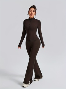 Ensemble de vêtements de sport pour femmes Atlaset Professional, trois pièces, sans couture, yoga, fitness, leggings taille haute, soutien-gorge de sport, logo personnalisé - Product Image 4