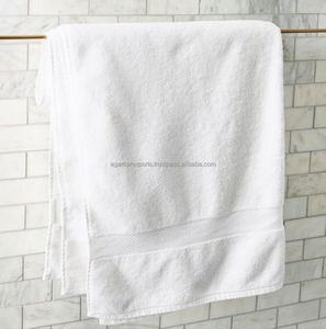 Serviettes de bain d'hôpital en coton 400 GSM de qualité export, épaisses, douces au toucher, légères, séchage rapide, fournisseur OEM pour le secteur de la santé - Product Image 3