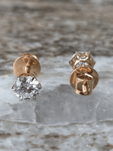Pendientes de Diamantes Cultivados en Laboratorio, Redondos, 1.00 Ct, Diseño Solitario en Oro, Engaste de Seis Puntas, Joyería Clásica para Mujer - Product Image 3