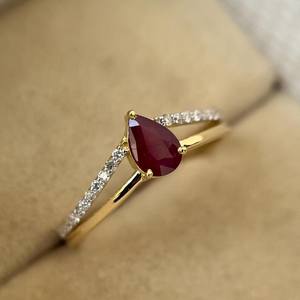 Bague délicate en rubis taille poire, argent sterling 925 plaqué or 14 carats, style Art Déco vintage, pour fiançailles et mariage - Product Image 4