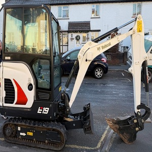 รถขุดขนาดเล็ก Bobcat E19 แบบตีนตะขาบ พร้อมระบบไฮดรอลิก สำหรับงานก่อสร้าง จัดสวน และงานดิน - Product Image 6