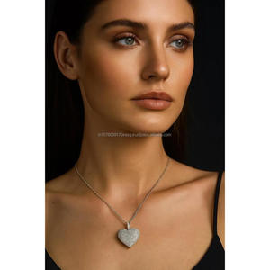 Collar con Colgante de Corazón Premium en Plata de Ley 925 con Diseño de Diamantes Moissanite - Product Image 1