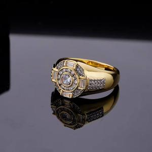 Bague ronde dorée avec détail de pierre scintillante pour les grossistes en bijoux - Product Image 1
