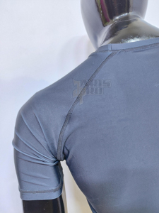 Rashguards de MMA Lisos Hechos de Tela de 240 GSM, Venta al Por Mayor a Precio Económico, Rashguard Negro Sin Gi - Product Image 6