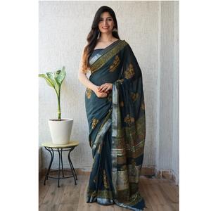 Sarees de lino estampado con blusa de lino, ideales para el verano, con tela transpirable y un elegante estampado, en grandes cantidades. - Product Image 1