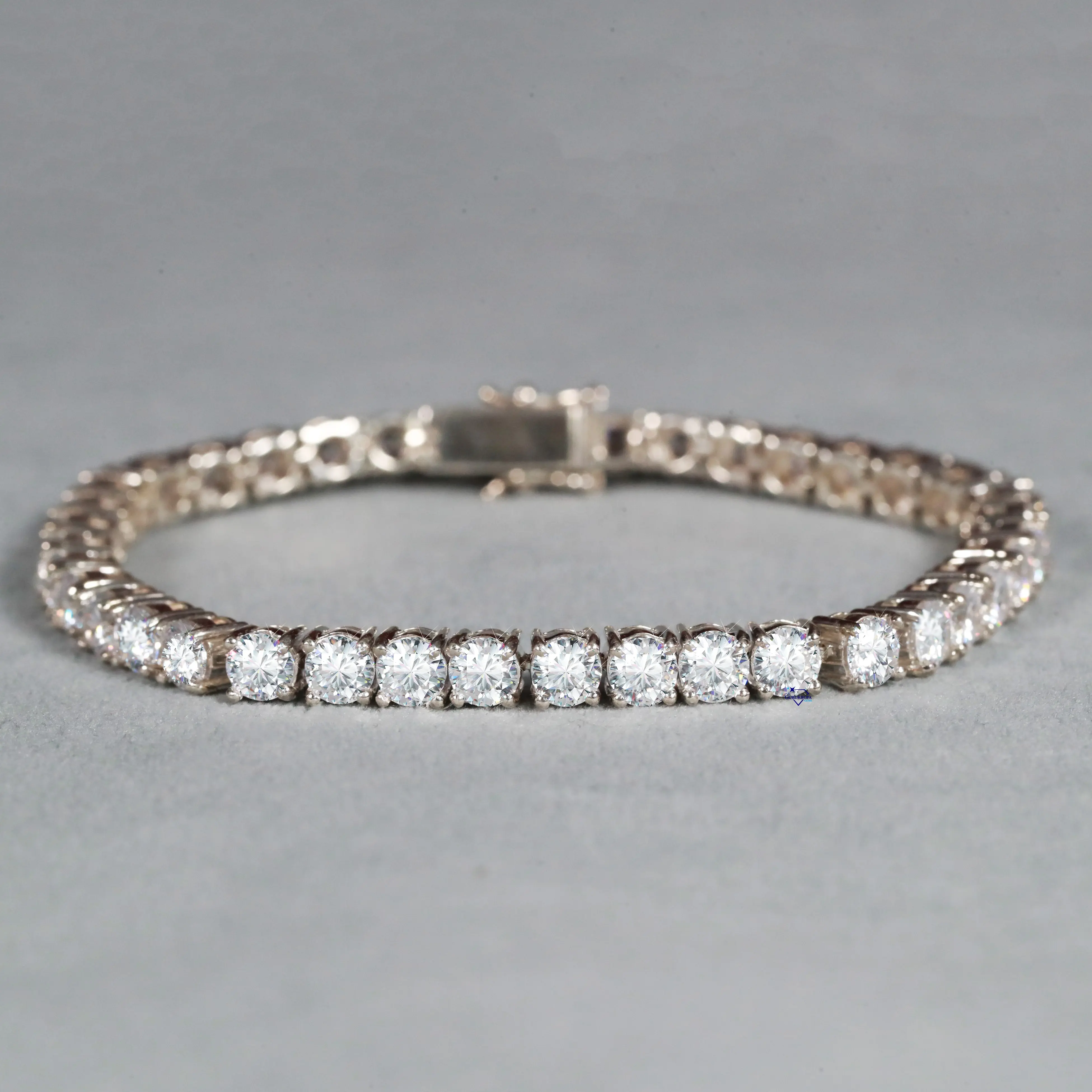 Prachtige Lab Gegroeid Rond Briljant Geslepen Diamanten Tennisarmband In 925 Sterling Zilver Met Een Geweldige Mooie Look En Design