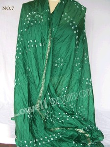 Écharpe en soie élégante et décontractée, imprimée tie-dye, motif Bandhani, style indien unique, multicolore, longue, Dupatta Bandehej, élégante, faite à la main - Product Image 5