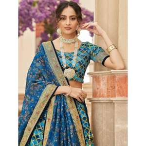 Astonishing Art Silk Sangeet Wear Lehenga Choli con lentejuelas azules Conjuntos de mujer - Product Image 4