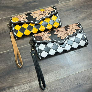 Portefeuille long en cuir à carreaux personnalisé avec motif floral, pochette de voyage sécurisée RFID, organisateur de cartes et d'argent en cuir, pochette à main pour femme - Product Image 4