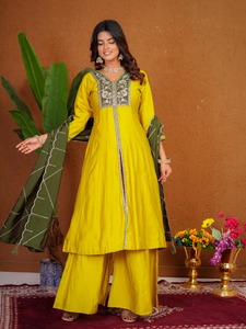 Elegante Conjunto Étnico Anarkali Kurti con Bordado y Pantalones Palazzo Acampanados - Product Image 4