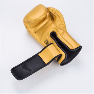 Gants de boxe sur mesure de qualité supérieure OEM, fabriqués en cuir de vache véritable, gants de Muay Thai, gants de boxe professionnels pour le sparring - Product Image 6