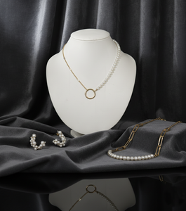 Boucles d'oreilles de luxe en or 18 carats avec perles en grappe, bijoux fins - Product Image 4