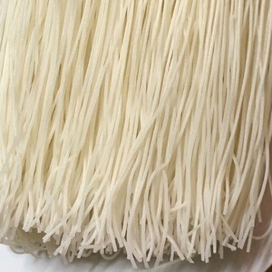 Fideos de arroz secos vietnamitas, ingrediente para la cocina asiática - Product Image 1
