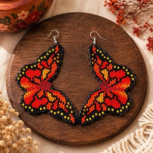 Pendientes de Mariposa con Cuentas de Colores, Hechos a Mano, Estilo Artístico, Joyería Moderna - Product Image 5