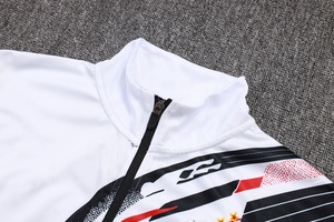 ชุดเซ็ต 2 ชิ้น เสื้อฮู้ดซิปและกางเกงวอร์มทรงสลิมฟิต แต่งผ้าแบบแพทช์เวิร์ค ผสมสีสัน สไตล์สตรีทแฟชั่น สำหรับผู้ชาย ทำจากผ้าฝ้าย - Product Image 4