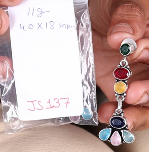 Pendientes Largos de Plata Oxidada con Jade y Latón en Forma de Campana Estilo Bohemia para Mujer |   Proveedor de Joyería Étnica de Moda para Bodas al por Mayor - Product Image 3