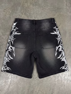 Shorts imprimés noirs pour hommes, motif patchwork, taille mi-haute, style urbain, fermeture boutonnée, coupe-vent, infroissable, respirant, en tissu de coton - Product Image 1
