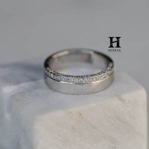 Anillo de Boda de Lujo en Oro Blanco de 14K, Media Eternidad, con Diamantes Redondos Brillantes Cultivados en Laboratorio, Anillo Apilable con Micropavé, Anillo de Aniversario - Product Image 2