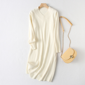 Robe pull décontractée élégante pour femme, coupe ample et ajustée, en maille oversize avec fente – Fabricant - Product Image 3