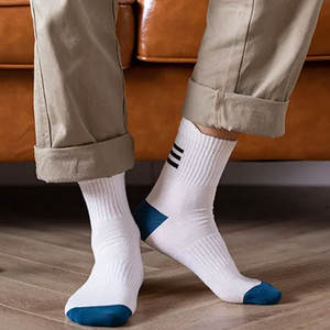 Chaussettes décontractées unisexes pour hommes et femmes en Spandex/Polyester, respirantes, anti-humidité, confortables, pour usage quotidien, tendance - Product Image 4