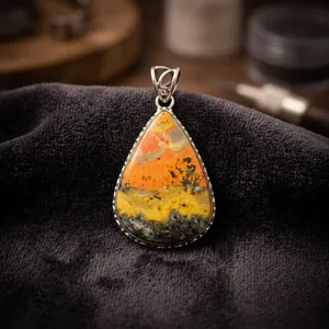 Colgante de Plata de Ley Tranquil Harmony con Gema de Jaspe Abeja en Engaste Solitario, Estilo Vintage, Unisex, para Uso Diario - Product Image 5