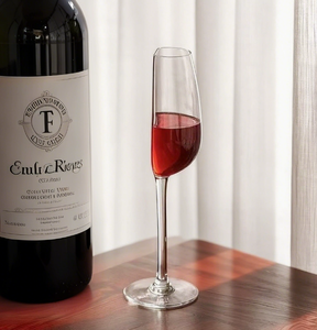 Copa de Vino Tinto Moderna de Media Copa y Media Copa de Vidrio, Accesorios de Bar Transfronterizos, Copa de Vino de Alto Valor para Fiestas - Product Image 6