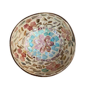Vente en gros de bols en coquille de noix de coco polis et gravés, modernes, uniques, artisanaux, durables, écologiques, de haute qualité - Product Image 1